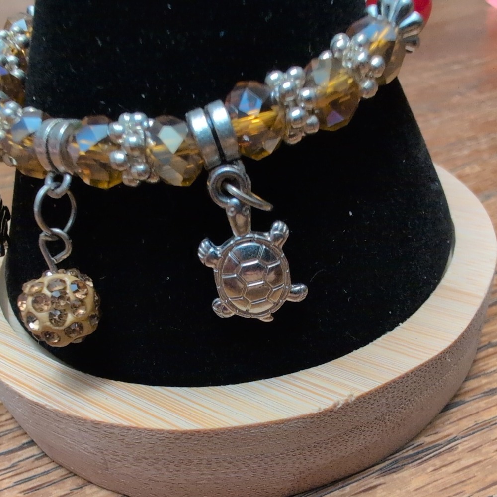 Sea Turtle Charm Beaded Stretch Bracelet Amber Red Silver Tone Coastal Jewelry - Picture 2 of 3
